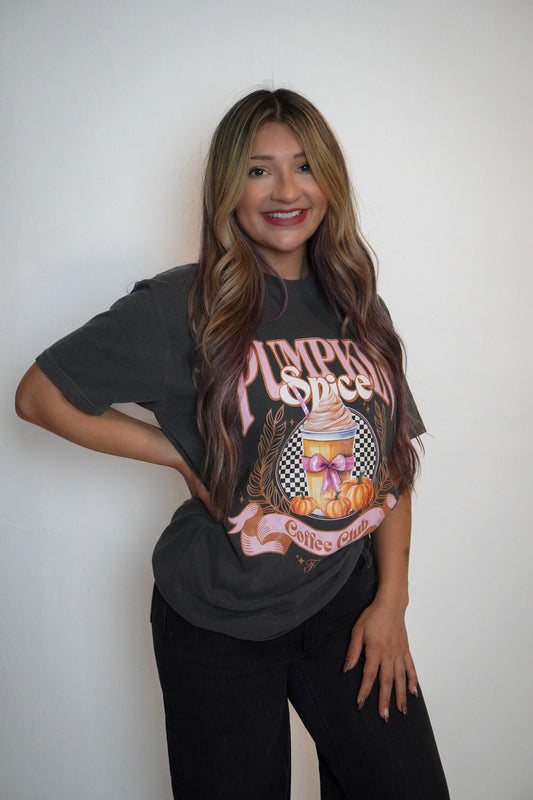 PUMPKIN SPICE SOCIETY GRAPHIC TEE (PEPPER)