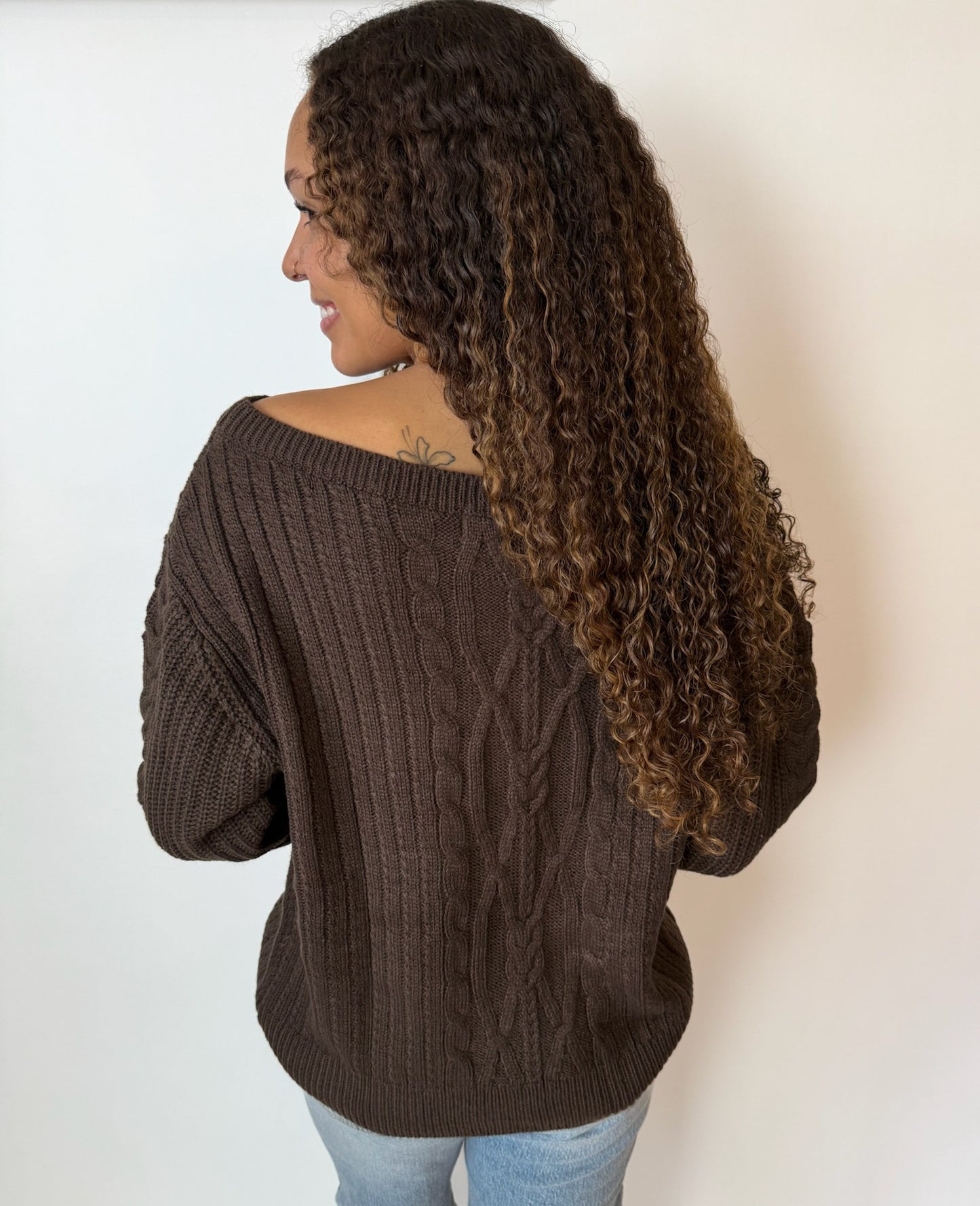 TORI OVERSIZED CABLE KNIT SWEATER (BROWN)