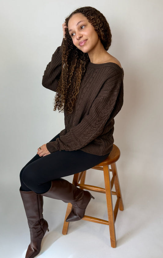 TORI OVERSIZED CABLE KNIT SWEATER (BROWN)