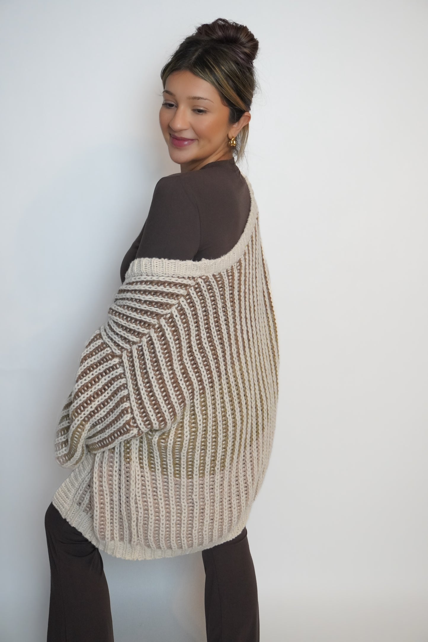 COFFE AND CREAM OVERSIZED OMBRE CARDIGAN (TAUPE)