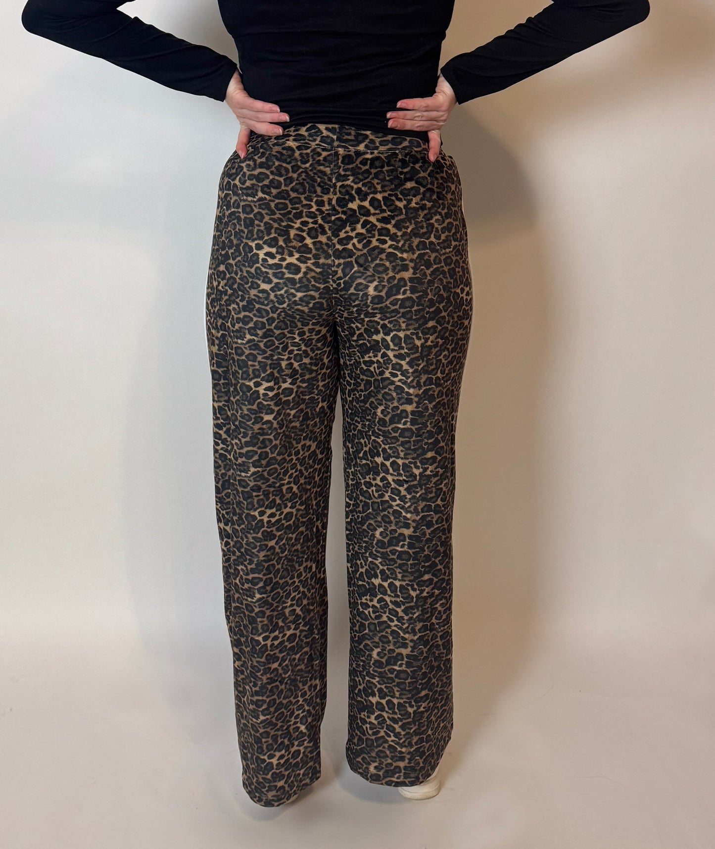 THE UNTAMED VELVET WIDE LEG (LEOPARD & PINK)