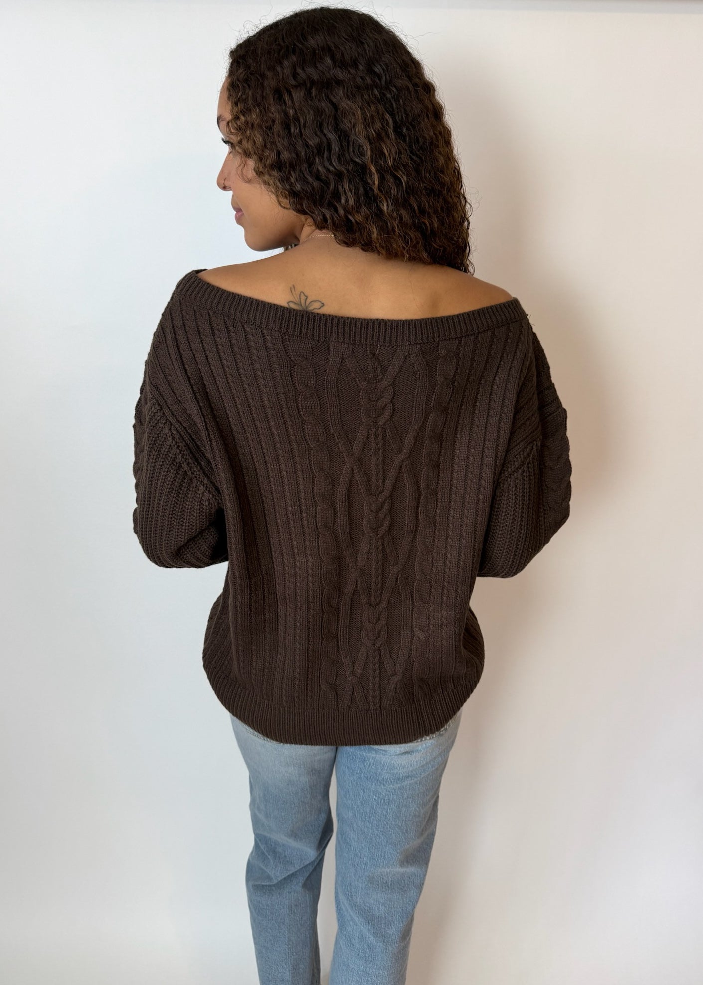TORI OVERSIZED CABLE KNIT SWEATER (BROWN)
