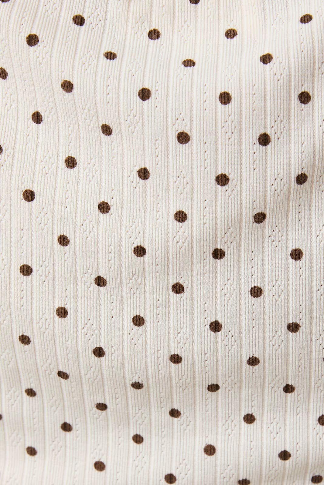 SLOUCHY SHOULDER SLEEVELESS POLKA DOT RIB TOP (CREAM-BROWN DOT)