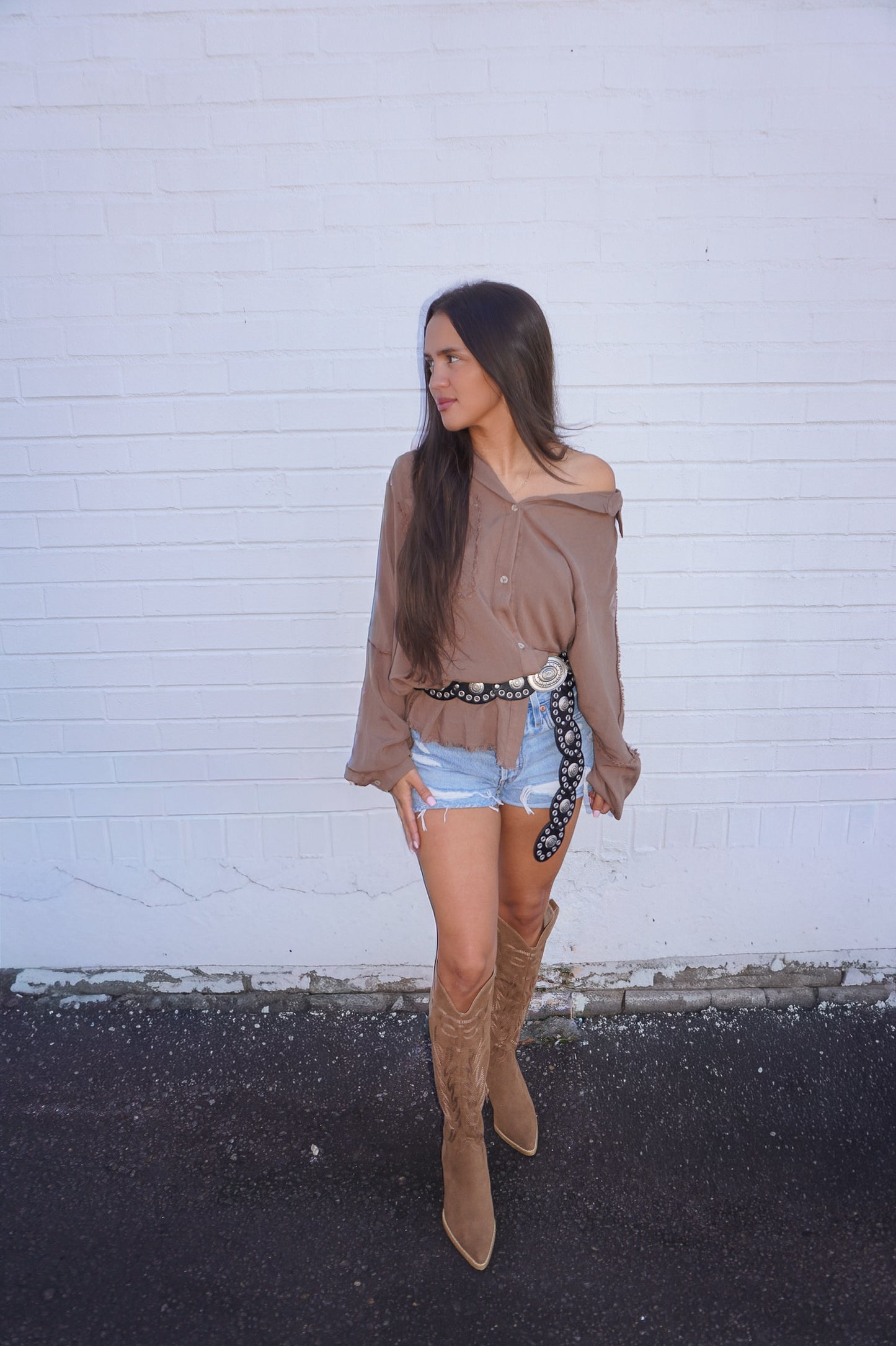 WHISKEY WASH BUTTON UP (CAMEL BROWN)