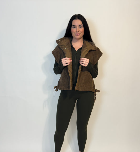 BROWNSTONE ZIP VEST (BROWN)