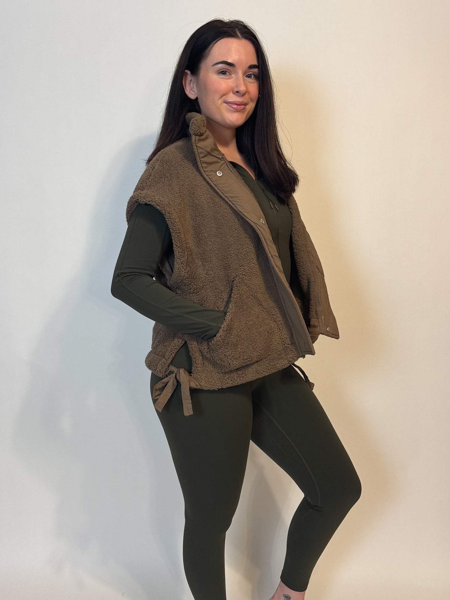 BROWNSTONE ZIP VEST (BROWN)