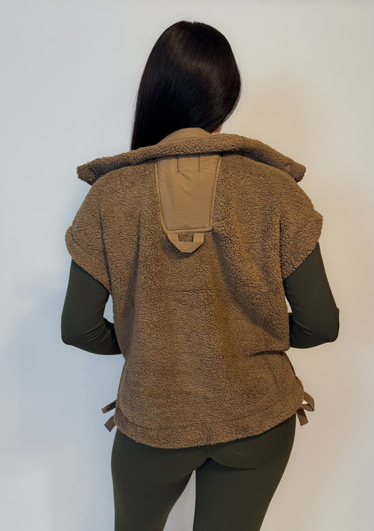BROWNSTONE ZIP VEST (BROWN)