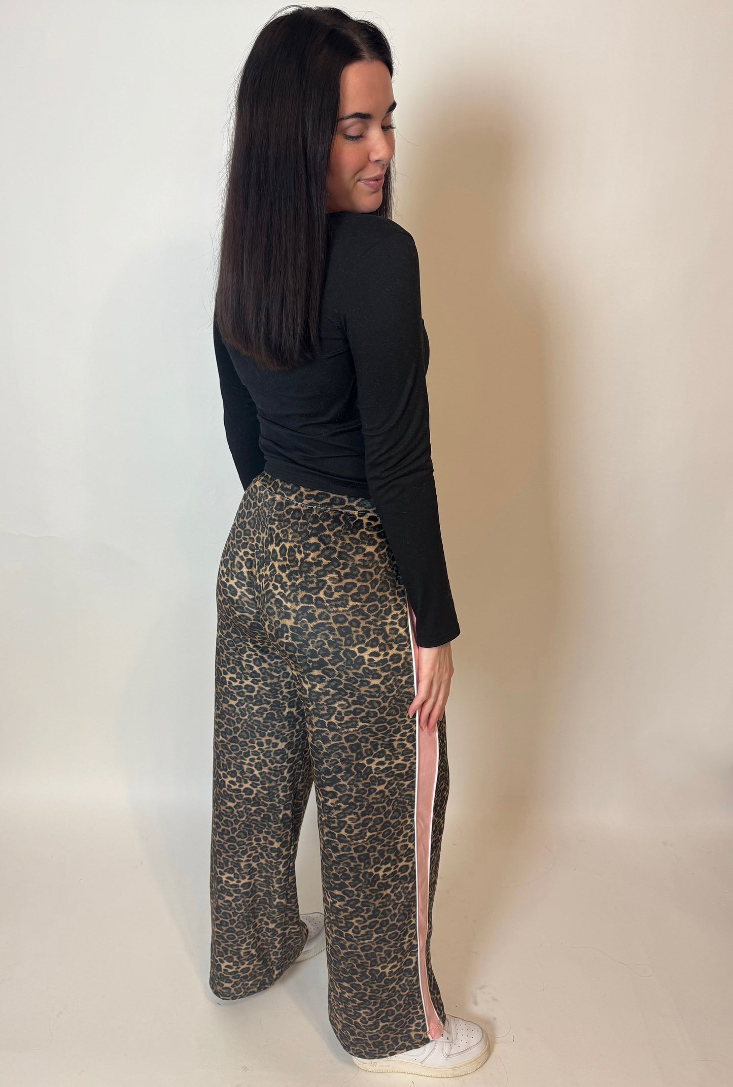 THE UNTAMED VELVET WIDE LEG (LEOPARD & PINK)