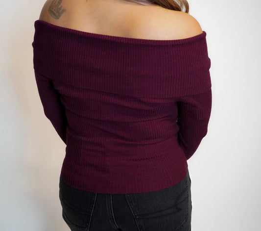BUTTONED IN BERRY OFF THE SHOULDER TOP (BURGUNDY)