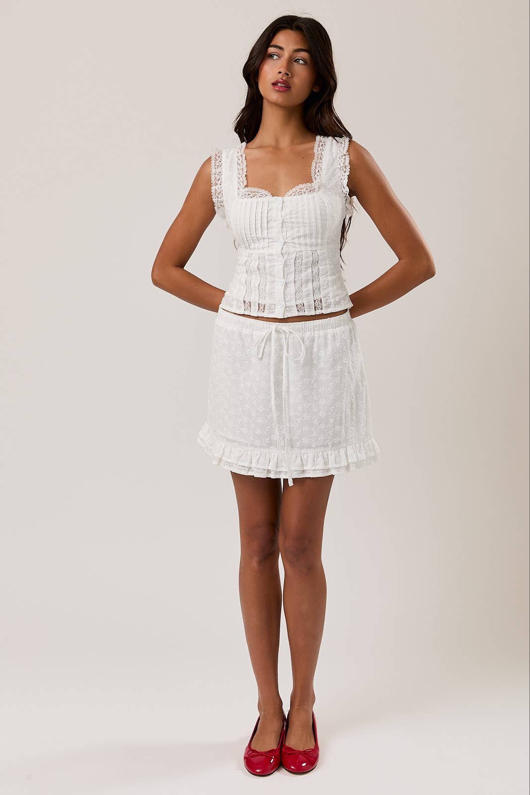 SLEEVELESS SQUARE NECK RUFFLE TOP (WHITE)